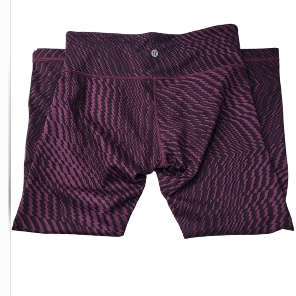 Lululemon Athletica woman's size 6 Shiftted Horizon red and grape color - Picture 11 of 11